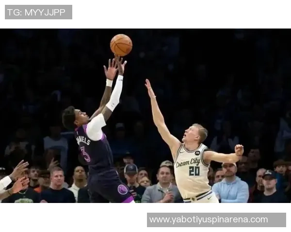 华子称赞戈贝尔为防守核心他的存在让球队在比赛中更有胜算